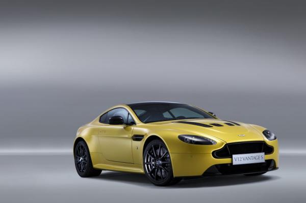 New 2017 Aston Martin V12 Vantage S for sale Sold at Bentley Greenwich in Greenwich CT 06830 3