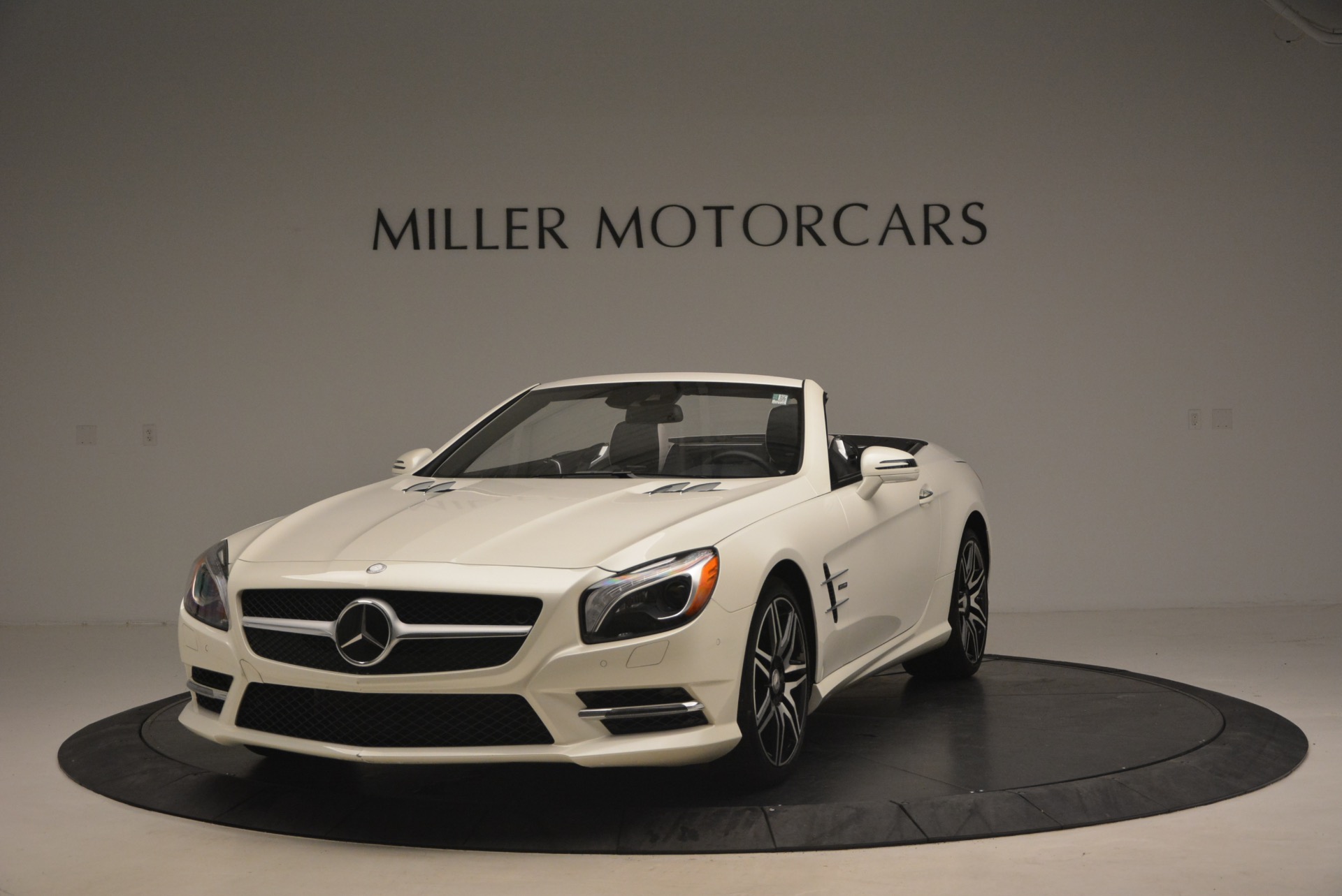 Used 2015 Mercedes-Benz SL-Class SL 550 for sale Sold at Bentley Greenwich in Greenwich CT 06830 1