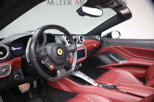 Used 2016 Ferrari California T for sale $119,900 at Bentley Greenwich in Greenwich CT 06830 13
