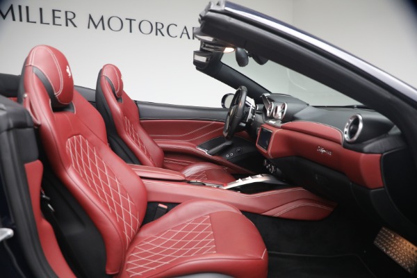 Used 2016 Ferrari California T for sale $119,900 at Bentley Greenwich in Greenwich CT 06830 17