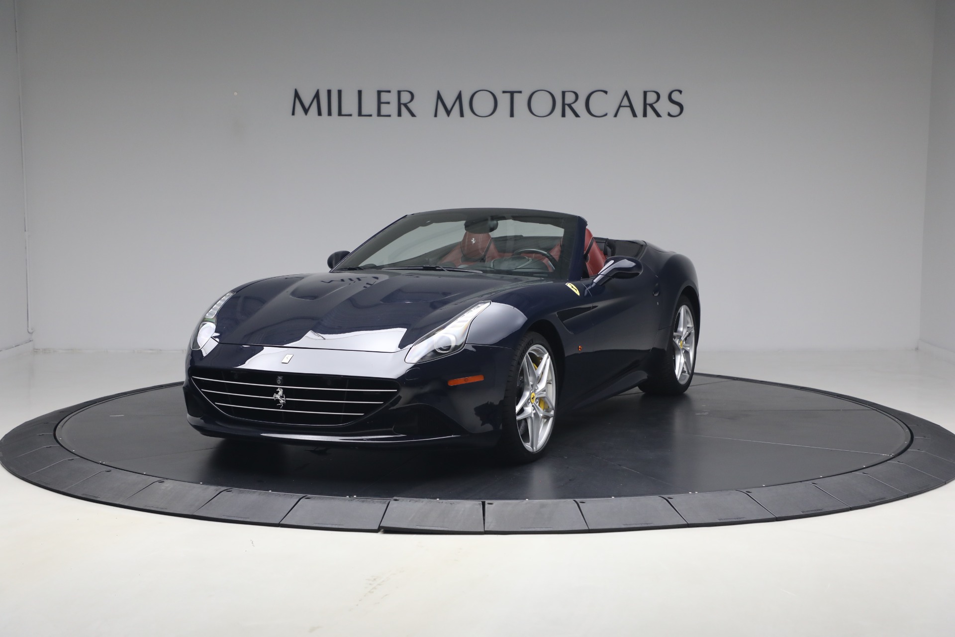 Used 2016 Ferrari California T for sale $119,900 at Bentley Greenwich in Greenwich CT 06830 1