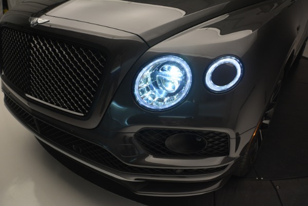 Used 2018 Bentley Bentayga W12 Signature for sale Sold at Bentley Greenwich in Greenwich CT 06830 16