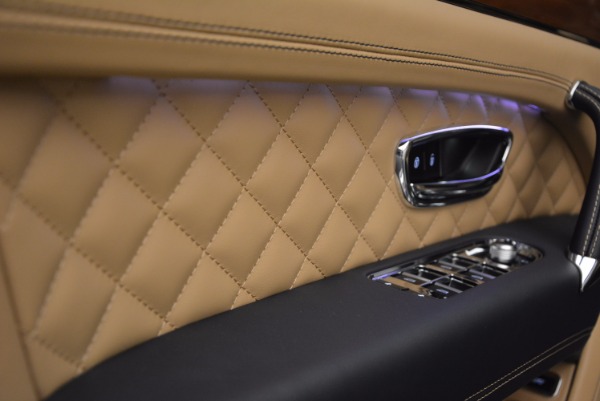 New 2018 Bentley Bentayga W12 Signature for sale Sold at Bentley Greenwich in Greenwich CT 06830 18