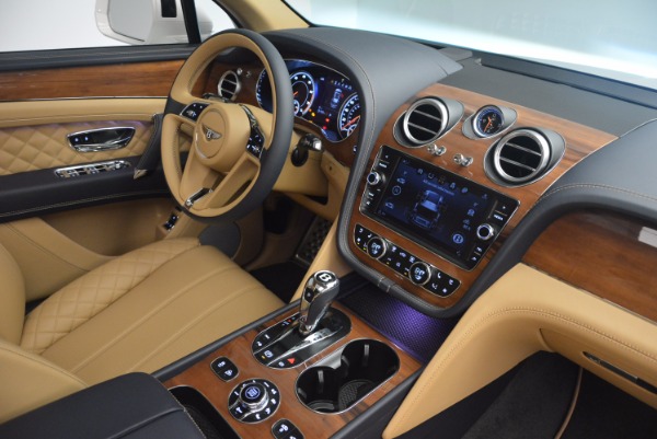New 2018 Bentley Bentayga W12 Signature for sale Sold at Bentley Greenwich in Greenwich CT 06830 28