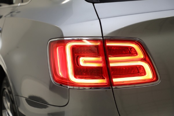 Used 2018 Bentley Bentayga W12 Signature Edition for sale Sold at Bentley Greenwich in Greenwich CT 06830 16