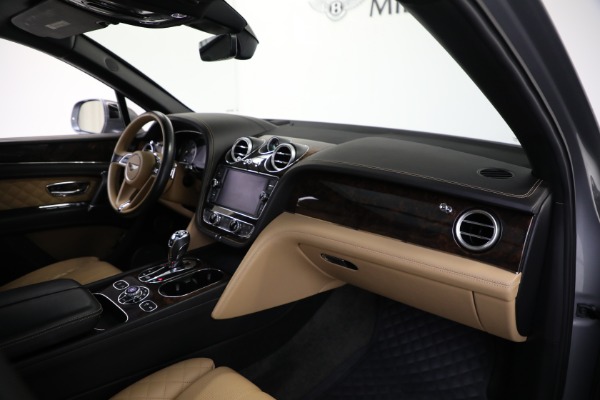 Used 2018 Bentley Bentayga W12 Signature Edition for sale Sold at Bentley Greenwich in Greenwich CT 06830 21