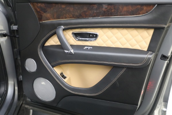 Used 2018 Bentley Bentayga W12 Signature Edition for sale Sold at Bentley Greenwich in Greenwich CT 06830 24