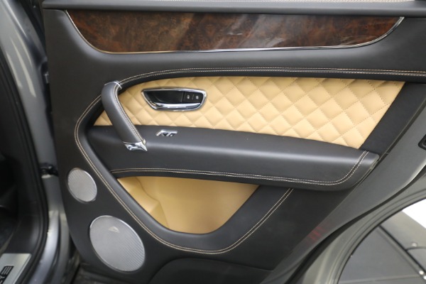 Used 2018 Bentley Bentayga W12 Signature Edition for sale Sold at Bentley Greenwich in Greenwich CT 06830 28