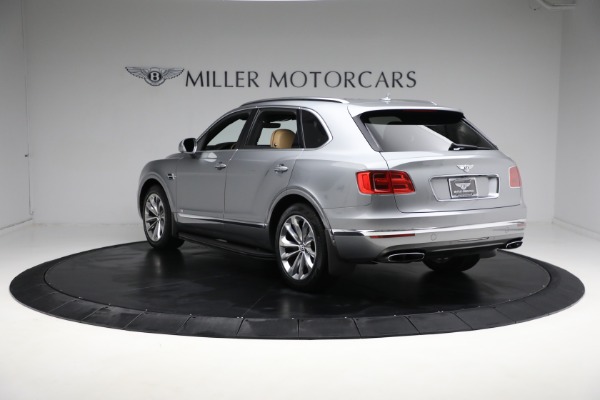 Used 2018 Bentley Bentayga W12 Signature Edition for sale Sold at Bentley Greenwich in Greenwich CT 06830 5