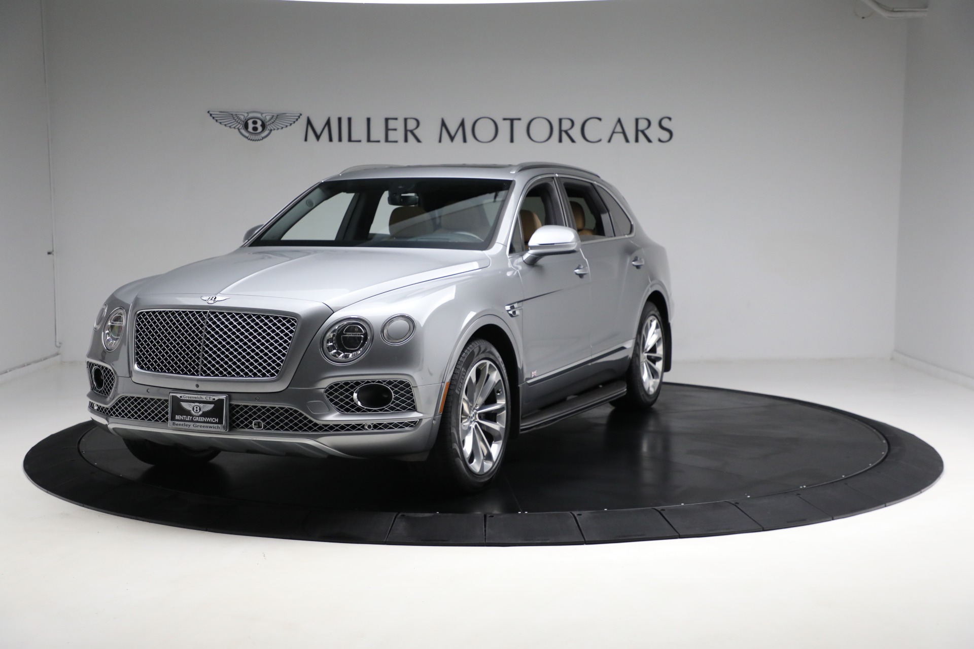 Used 2018 Bentley Bentayga W12 Signature Edition for sale Sold at Bentley Greenwich in Greenwich CT 06830 1