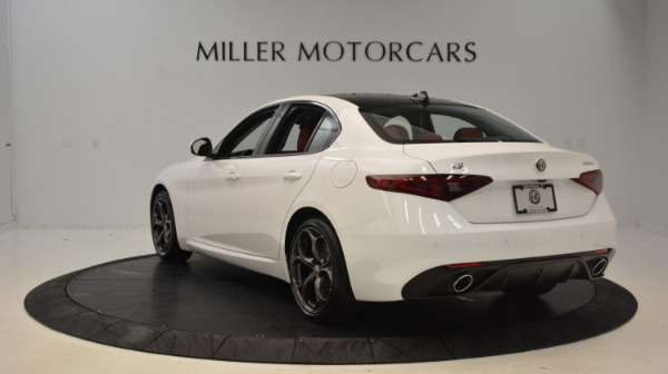 New 2017 Alfa Romeo Giulia Ti Sport Q4 for sale Sold at Bentley Greenwich in Greenwich CT 06830 5