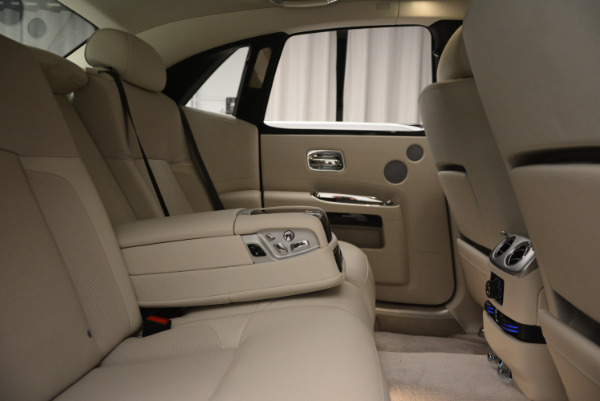 Used 2010 Rolls-Royce Ghost for sale Sold at Bentley Greenwich in Greenwich CT 06830 25