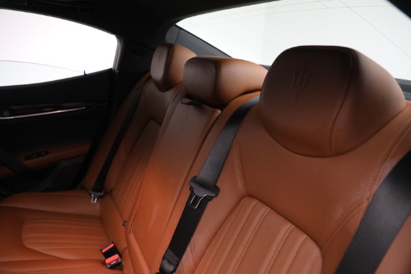 New 2018 Maserati Ghibli S Q4 GranLusso for sale Sold at Bentley Greenwich in Greenwich CT 06830 17