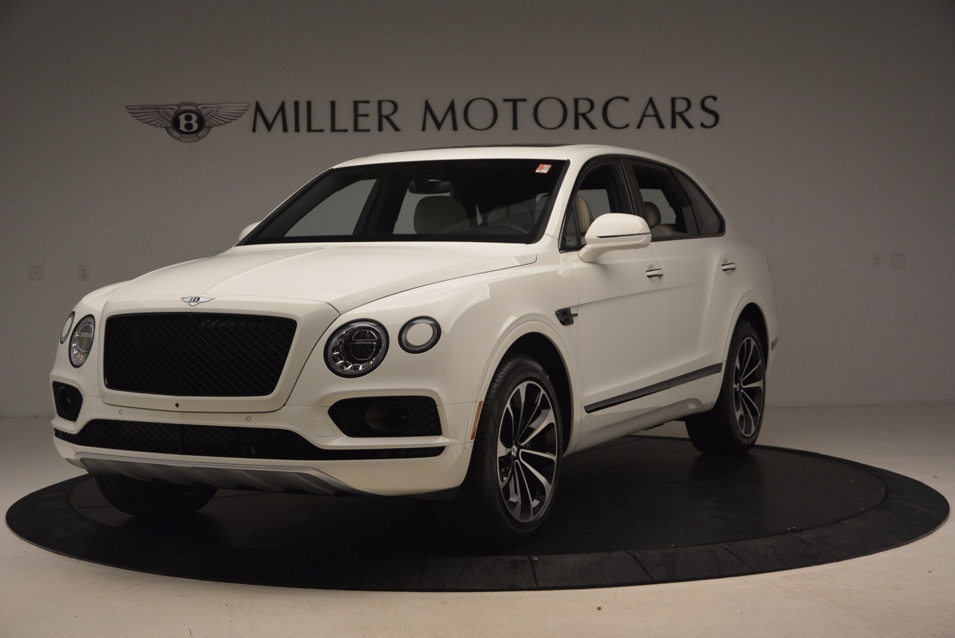 Used 2018 Bentley Bentayga Onyx for sale Sold at Bentley Greenwich in Greenwich CT 06830 1