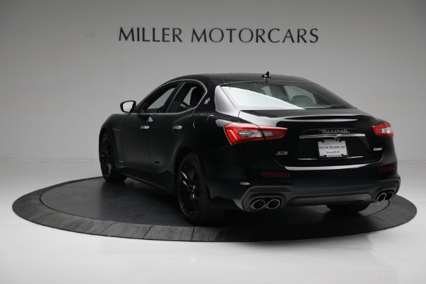 Used 2018 Maserati Ghibli S Q4 Gransport for sale $53,900 at Bentley Greenwich in Greenwich CT 06830 5