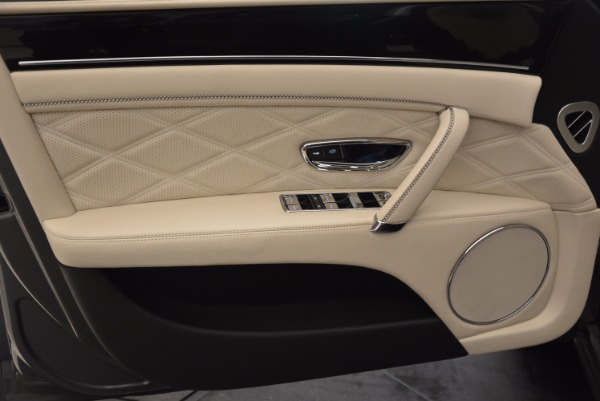 Used 2015 Bentley Flying Spur W12 for sale Sold at Bentley Greenwich in Greenwich CT 06830 21