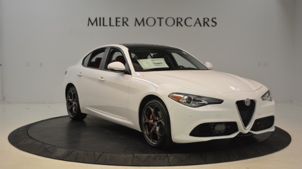 New 2018 Alfa Romeo Giulia Ti Sport Q4 for sale Sold at Bentley Greenwich in Greenwich CT 06830 11