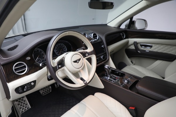 Used 2018 Bentley Bentayga Signature Edition for sale Sold at Bentley Greenwich in Greenwich CT 06830 14