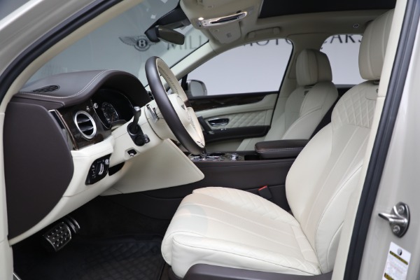 Used 2018 Bentley Bentayga Signature Edition for sale Sold at Bentley Greenwich in Greenwich CT 06830 15