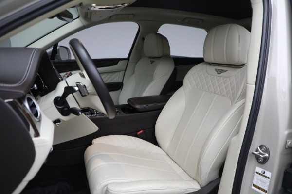 Used 2018 Bentley Bentayga Signature Edition for sale Sold at Bentley Greenwich in Greenwich CT 06830 16