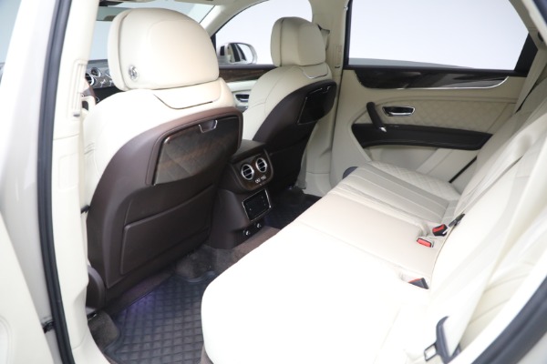 Used 2018 Bentley Bentayga Signature Edition for sale Sold at Bentley Greenwich in Greenwich CT 06830 17