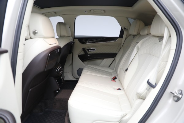 Used 2018 Bentley Bentayga Signature Edition for sale Sold at Bentley Greenwich in Greenwich CT 06830 18
