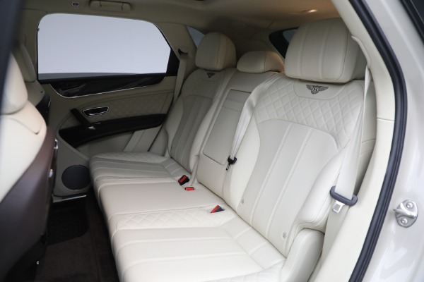 Used 2018 Bentley Bentayga Signature Edition for sale Sold at Bentley Greenwich in Greenwich CT 06830 19