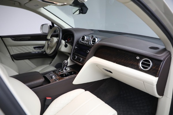Used 2018 Bentley Bentayga Signature Edition for sale Sold at Bentley Greenwich in Greenwich CT 06830 20