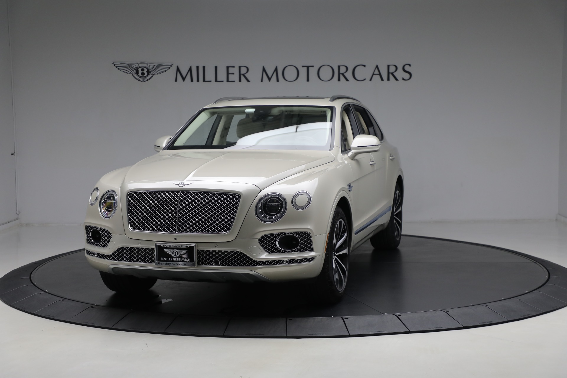 Used 2018 Bentley Bentayga Signature Edition for sale Sold at Bentley Greenwich in Greenwich CT 06830 1