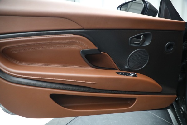 Used 2018 Aston Martin DB11 V12 for sale $127,900 at Bentley Greenwich in Greenwich CT 06830 20