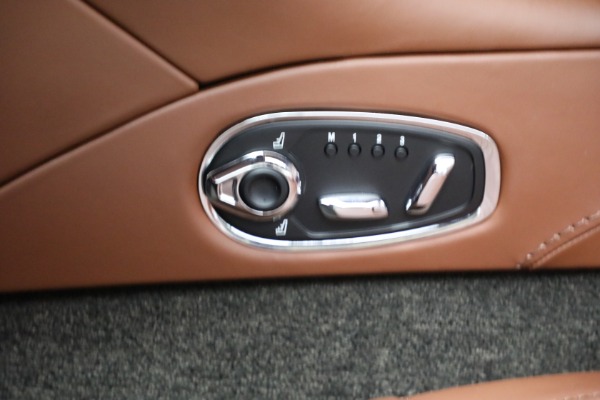 Used 2018 Aston Martin DB11 V12 for sale $127,900 at Bentley Greenwich in Greenwich CT 06830 23