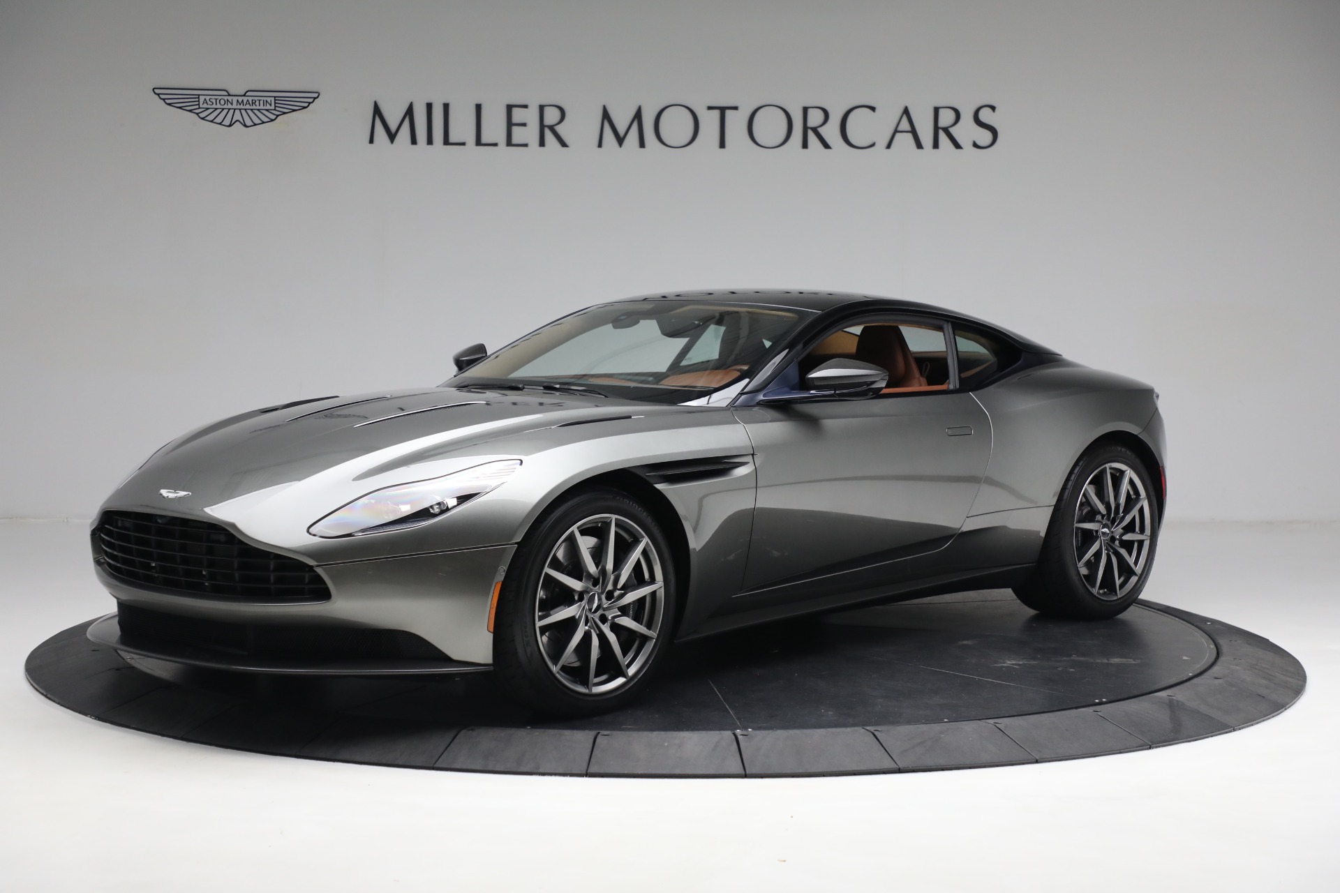 Used 2018 Aston Martin DB11 V12 for sale $127,900 at Bentley Greenwich in Greenwich CT 06830 1