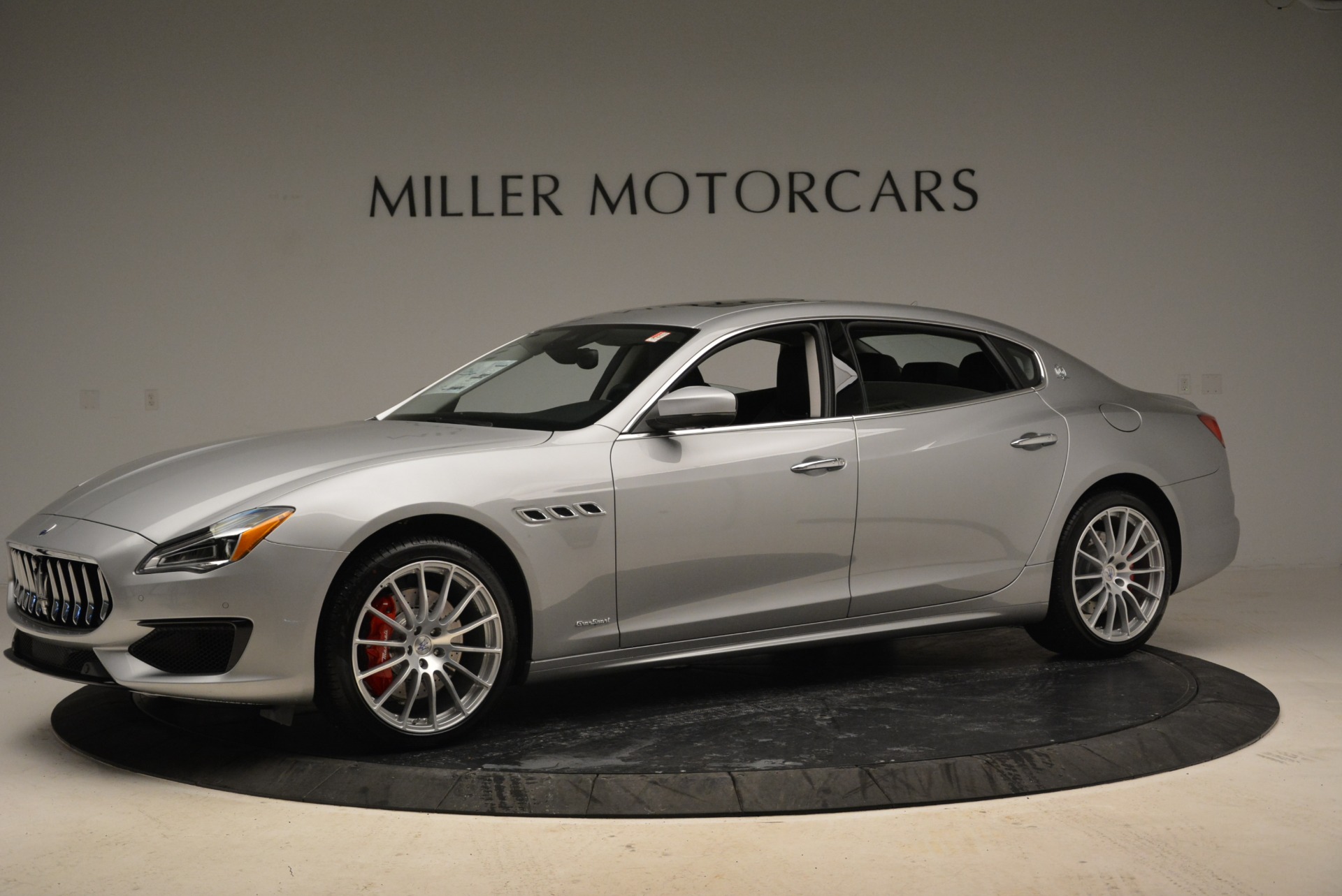 Used 2018 Maserati Quattroporte S Q4 Gransport for sale Sold at Bentley Greenwich in Greenwich CT 06830 1