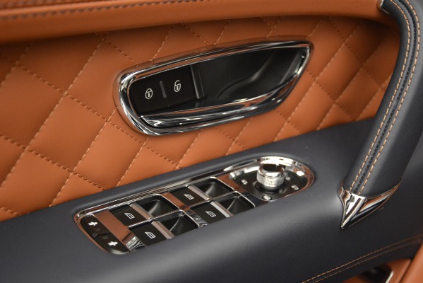 Used 2018 Bentley Bentayga Signature for sale Sold at Bentley Greenwich in Greenwich CT 06830 19