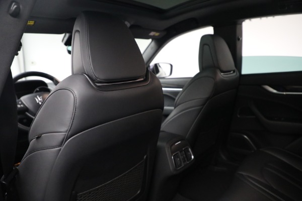 Used 2018 Maserati Levante S Q4 Gransport for sale Sold at Bentley Greenwich in Greenwich CT 06830 19