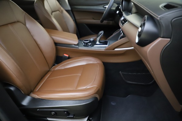 Used 2018 Alfa Romeo Stelvio Ti Q4 for sale Sold at Bentley Greenwich in Greenwich CT 06830 24
