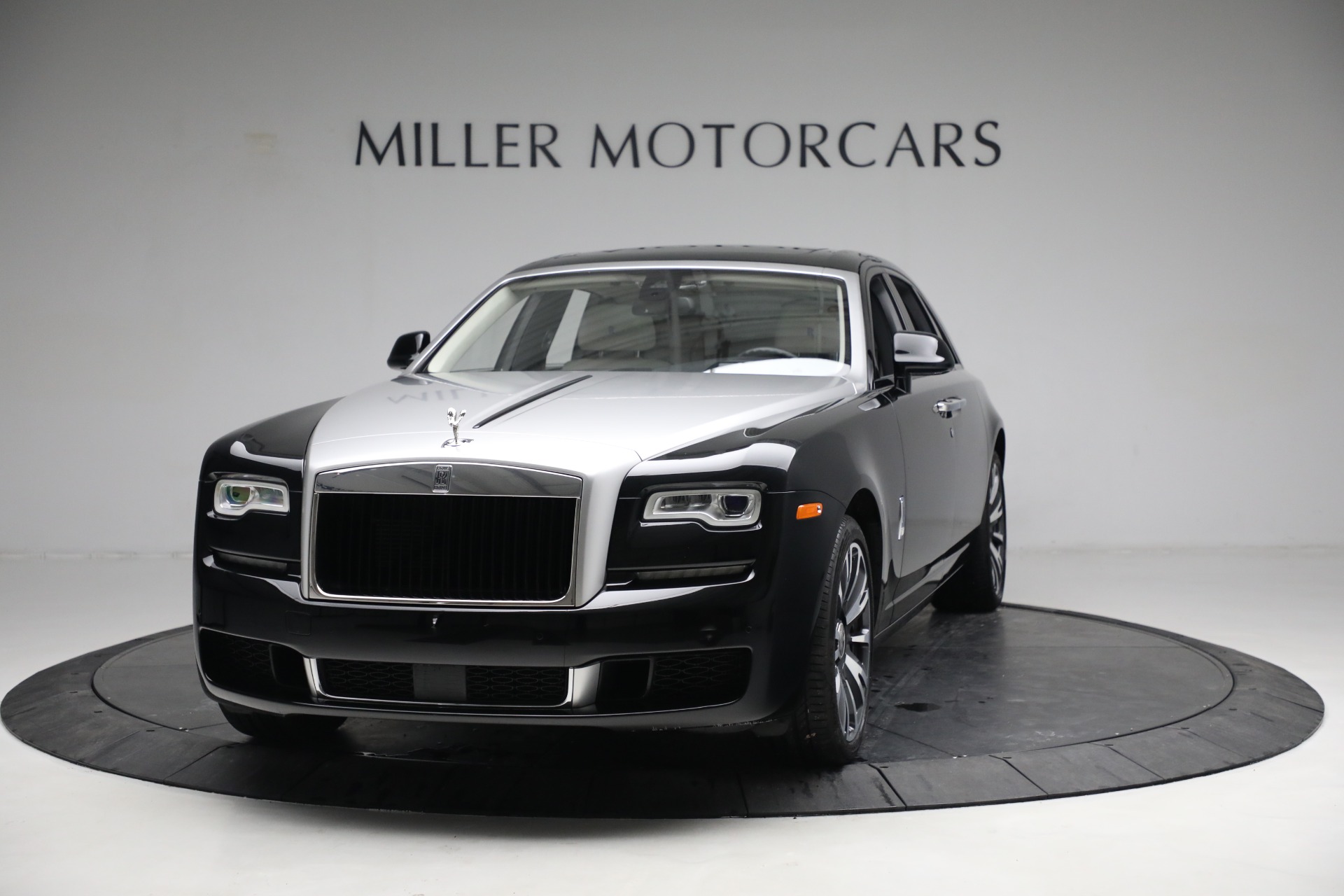 ROLLS ROYCE GHOST 2019rollsroyceghost Used  the parking