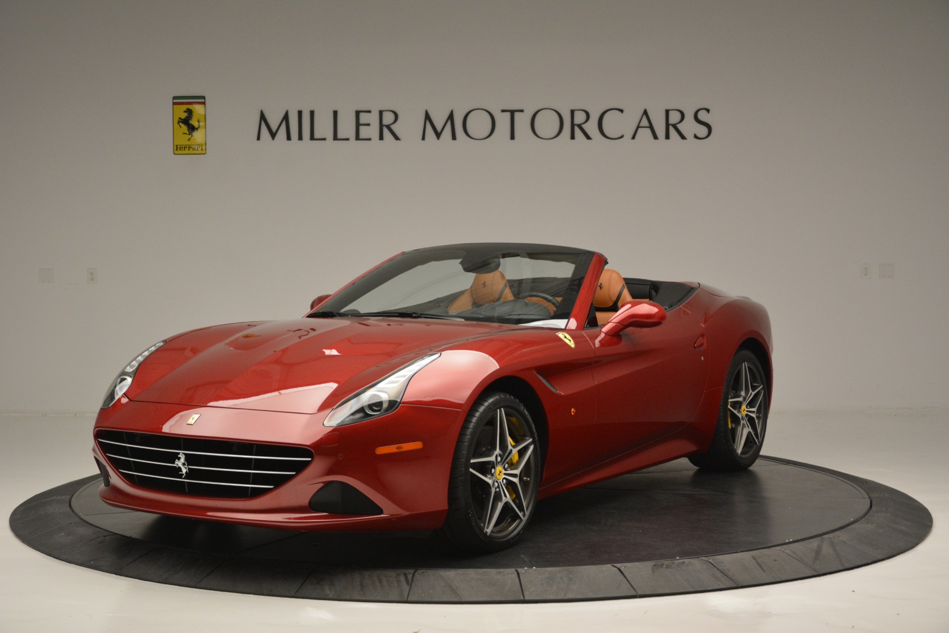 Used 2016 Ferrari California T for sale Sold at Bentley Greenwich in Greenwich CT 06830 1