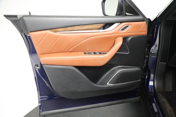 New 2019 Maserati Levante Q4 GranLusso for sale Sold at Bentley Greenwich in Greenwich CT 06830 17