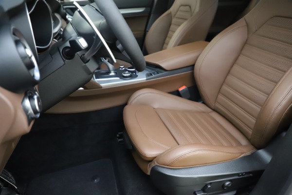 New 2019 Alfa Romeo Stelvio Ti Sport Q4 for sale Sold at Bentley Greenwich in Greenwich CT 06830 15