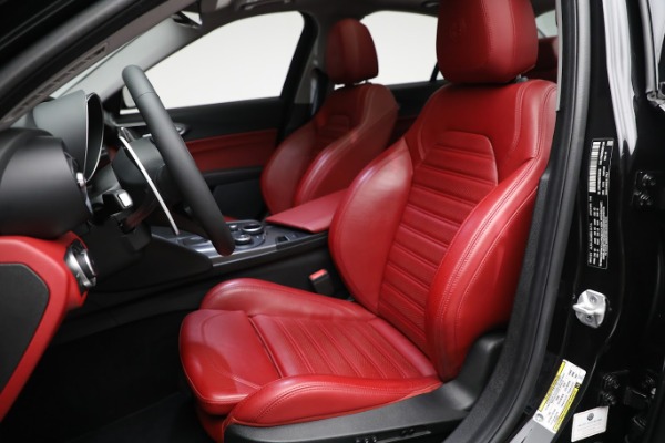 New 2019 Alfa Romeo Giulia Ti Sport Q4 for sale Sold at Bentley Greenwich in Greenwich CT 06830 17