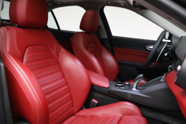 New 2019 Alfa Romeo Giulia Ti Sport Q4 for sale Sold at Bentley Greenwich in Greenwich CT 06830 21