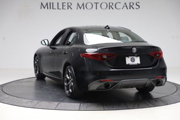 Used 2019 Alfa Romeo Giulia Sport Q4 for sale Sold at Bentley Greenwich in Greenwich CT 06830 5
