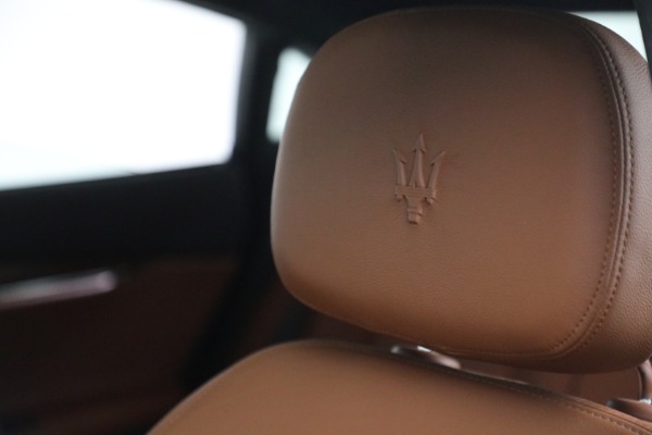 Used 2015 Maserati Quattroporte S Q4 for sale Sold at Bentley Greenwich in Greenwich CT 06830 25