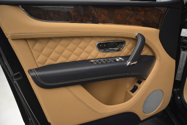 Used 2017 Bentley Bentayga W12 for sale Sold at Bentley Greenwich in Greenwich CT 06830 16