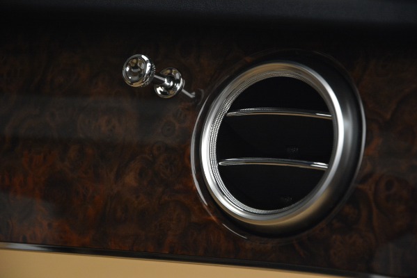 Used 2017 Bentley Bentayga W12 for sale Sold at Bentley Greenwich in Greenwich CT 06830 22