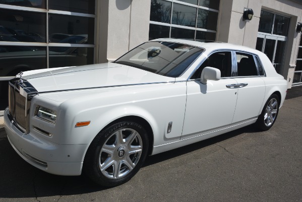 Used 2014 Rolls-Royce Phantom for sale Sold at Bentley Greenwich in Greenwich CT 06830 3