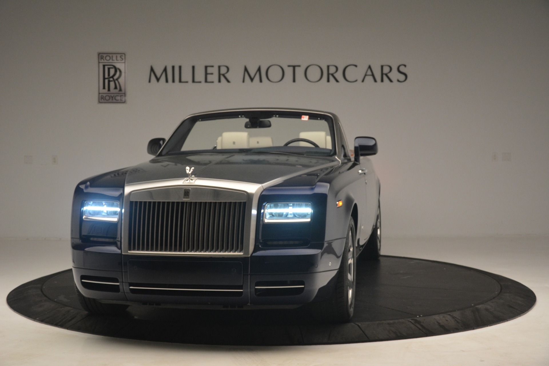 Used 2013 Rolls-Royce Phantom Drophead Coupe for sale Sold at Bentley Greenwich in Greenwich CT 06830 1