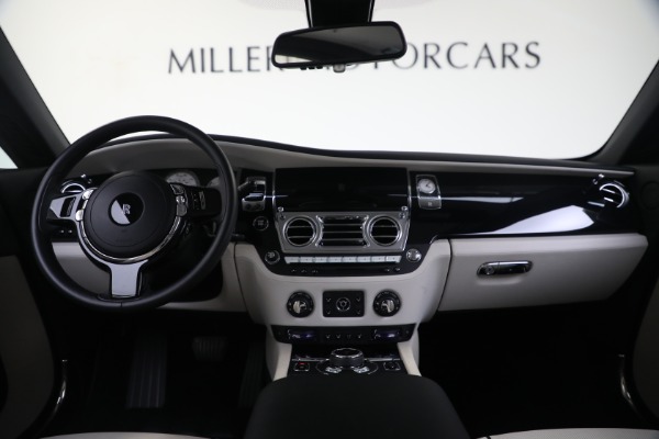 Used 2016 Rolls-Royce Wraith for sale $205,900 at Bentley Greenwich in Greenwich CT 06830 4
