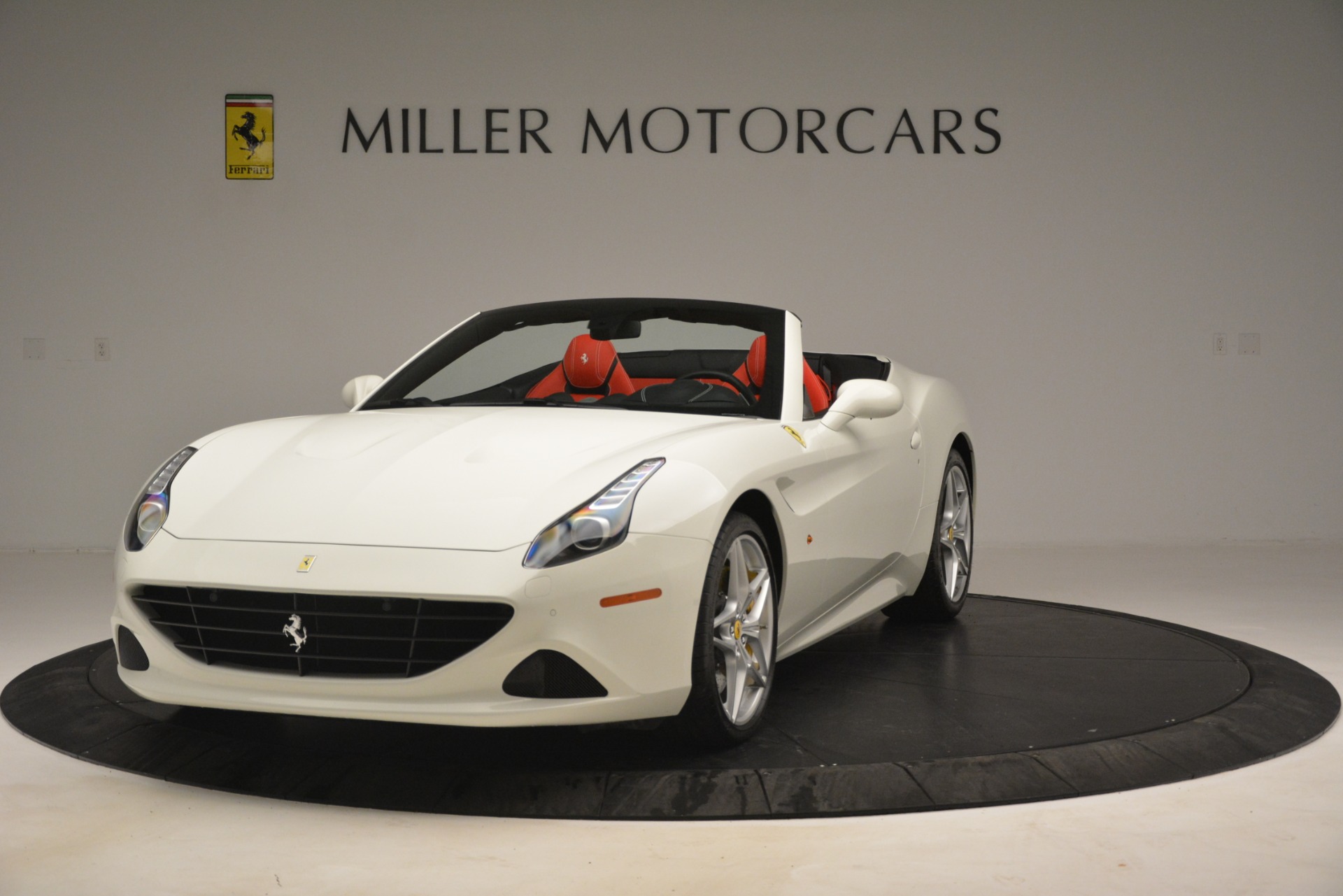 Used 2016 Ferrari California T for sale Sold at Bentley Greenwich in Greenwich CT 06830 1